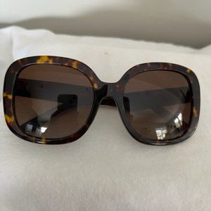 Burberry Sunglass